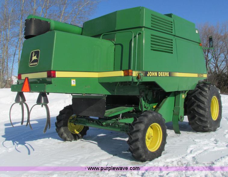 image for item G8843 1992 John Deere 9500 combine