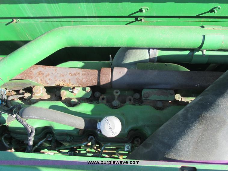 image for item G8843 1992 John Deere 9500 combine