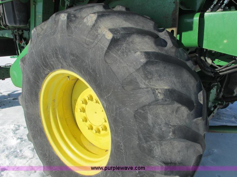 image for item G8843 1992 John Deere 9500 combine