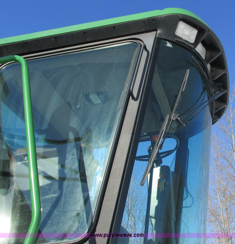 image for item G8843 1992 John Deere 9500 combine