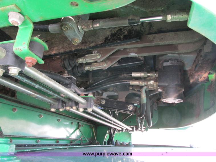 image for item G8843 1992 John Deere 9500 combine