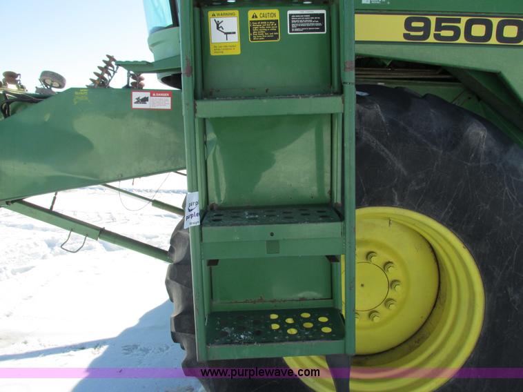 image for item G8843 1992 John Deere 9500 combine