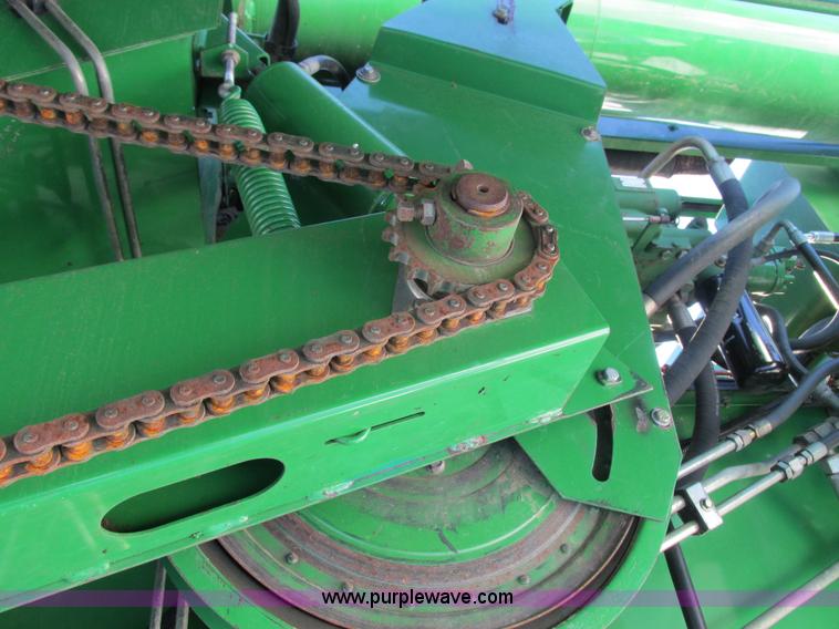 image for item G8843 1992 John Deere 9500 combine