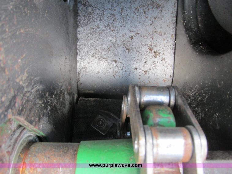 image for item G8843 1992 John Deere 9500 combine