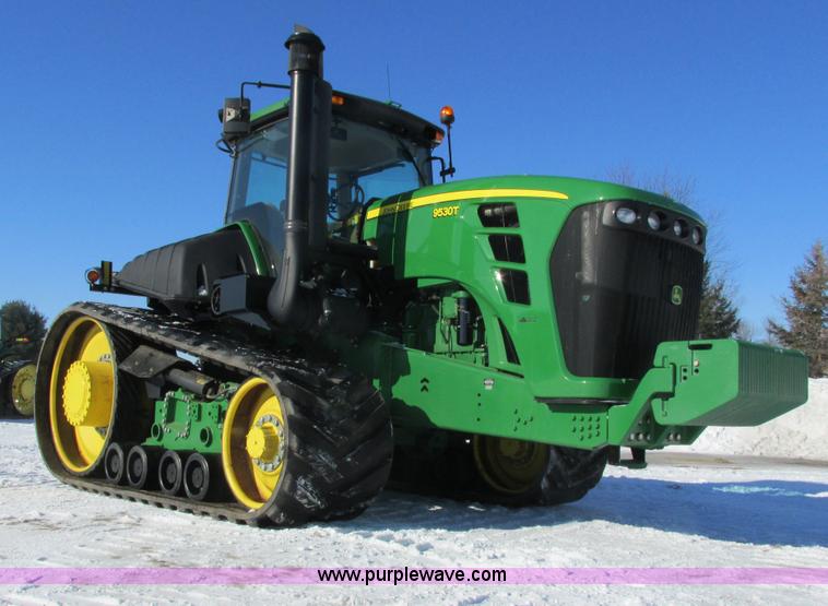 image for item G8844 2010 John Deere 9530T tractor