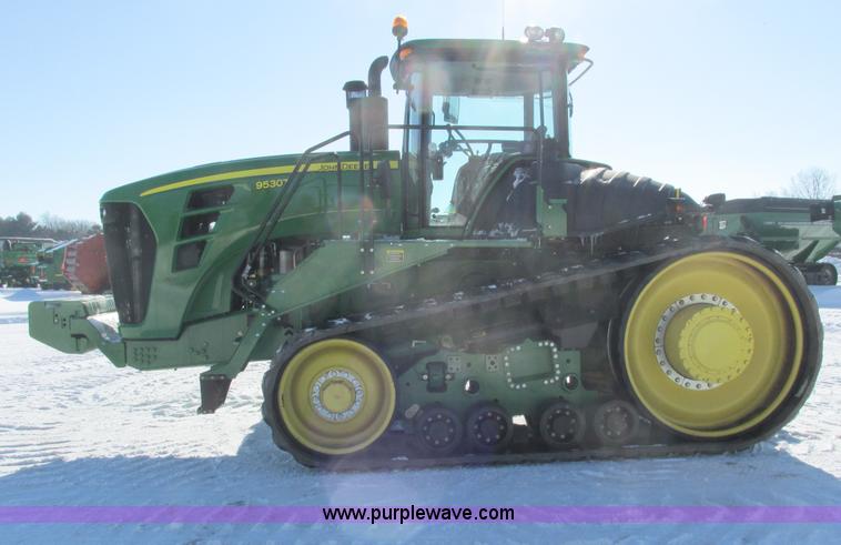 image for item G8844 2010 John Deere 9530T tractor
