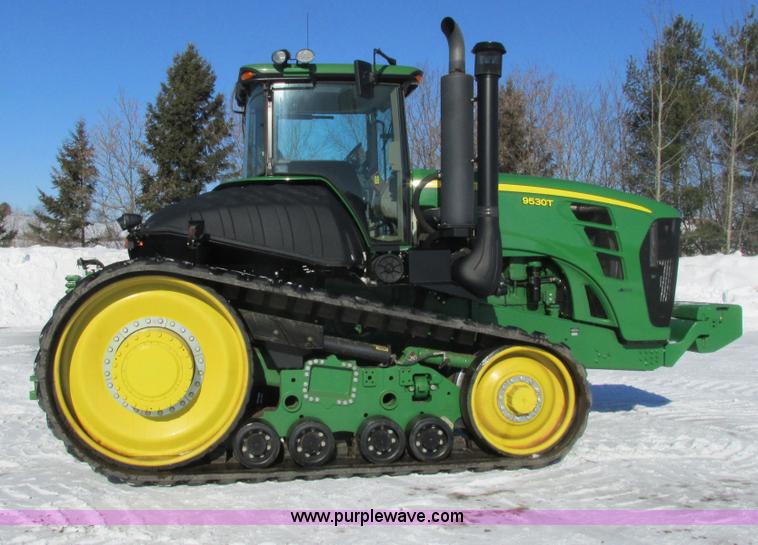 image for item G8844 2010 John Deere 9530T tractor