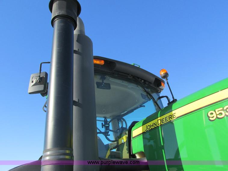 image for item G8844 2010 John Deere 9530T tractor