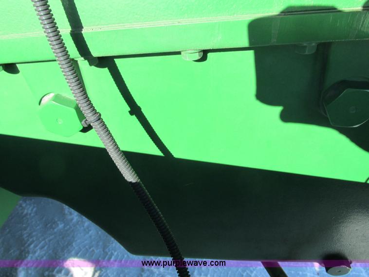 image for item G8844 2010 John Deere 9530T tractor