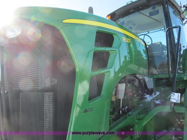 image for item G8844 2010 John Deere 9530T tractor