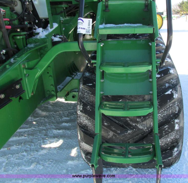 image for item G8844 2010 John Deere 9530T tractor