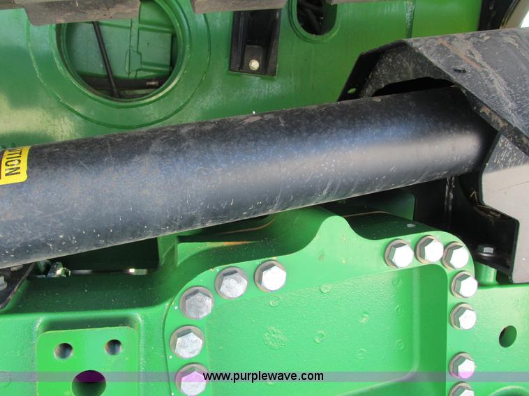 image for item G8844 2010 John Deere 9530T tractor