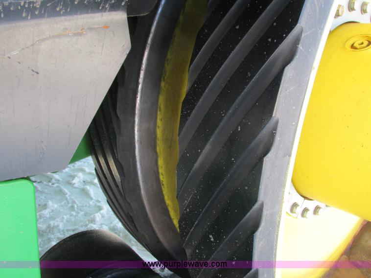 image for item G8844 2010 John Deere 9530T tractor