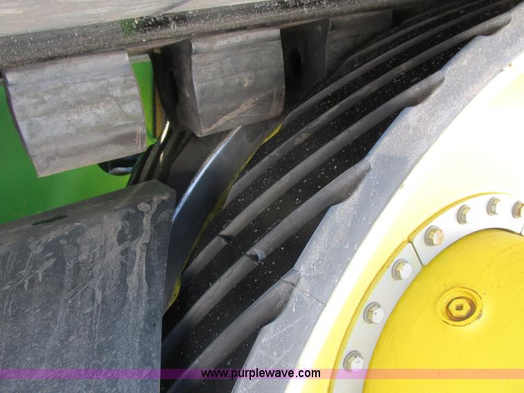 image for item G8844 2010 John Deere 9530T tractor