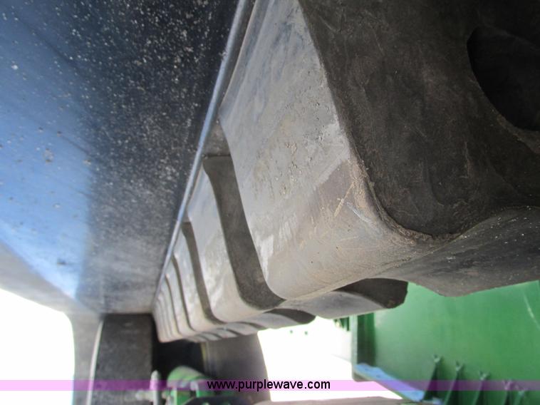 image for item G8844 2010 John Deere 9530T tractor