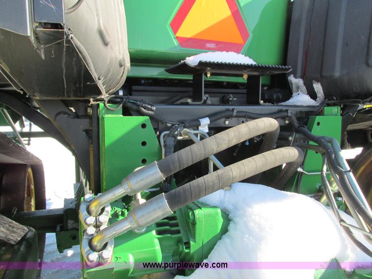 image for item G8844 2010 John Deere 9530T tractor