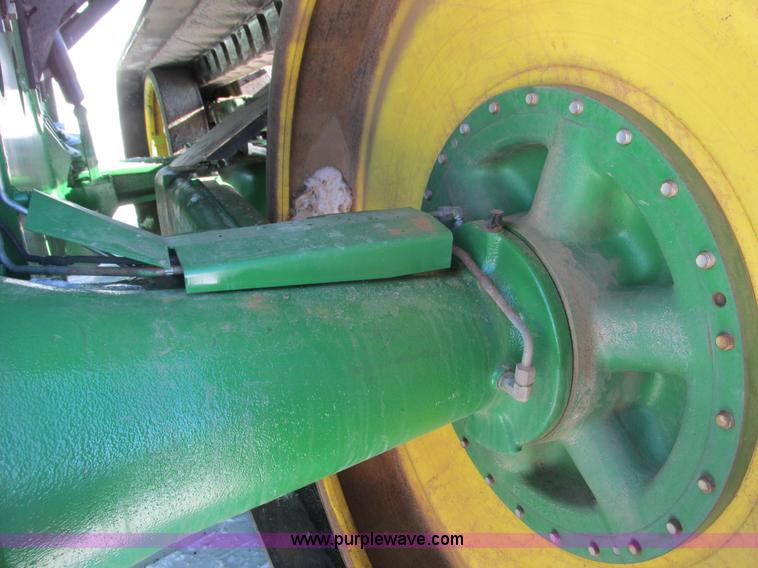 image for item G8844 2010 John Deere 9530T tractor