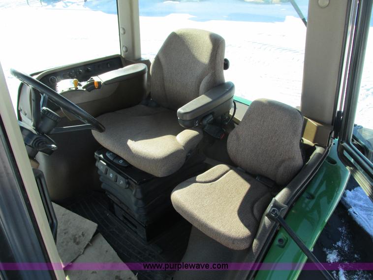 image for item G8844 2010 John Deere 9530T tractor