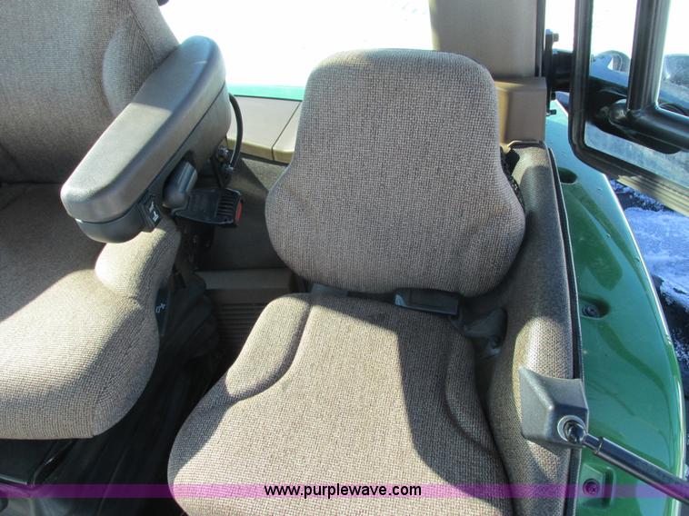 image for item G8844 2010 John Deere 9530T tractor