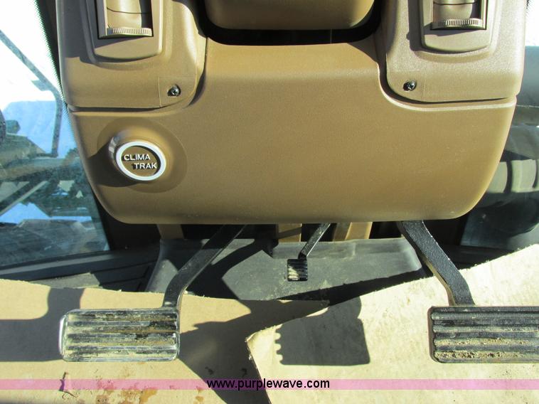 image for item G8844 2010 John Deere 9530T tractor