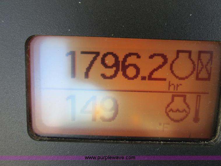 image for item G8844 2010 John Deere 9530T tractor