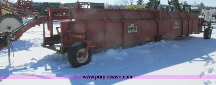 image for item G8847 2005 H&S TWM2-P hay merger