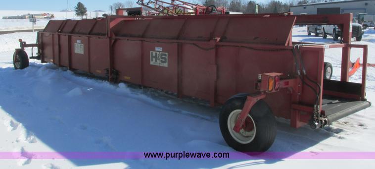 image for item G8847 2005 H&S TWM2-P hay merger