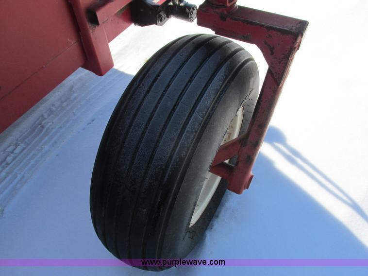 image for item G8847 2005 H&S TWM2-P hay merger