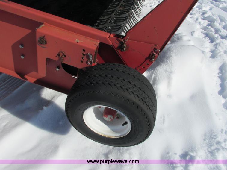 image for item G8847 2005 H&S TWM2-P hay merger