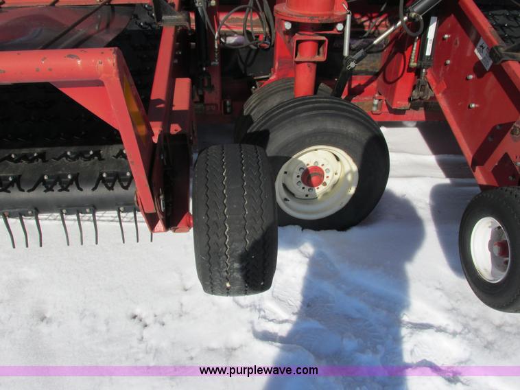 image for item G8847 2005 H&S TWM2-P hay merger