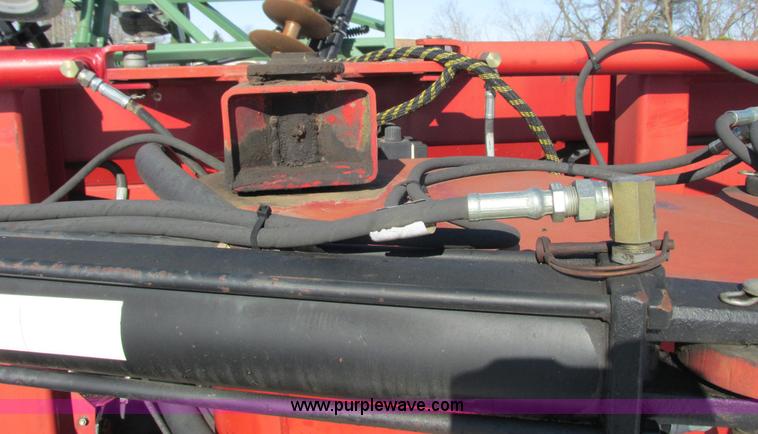 image for item G8847 2005 H&S TWM2-P hay merger