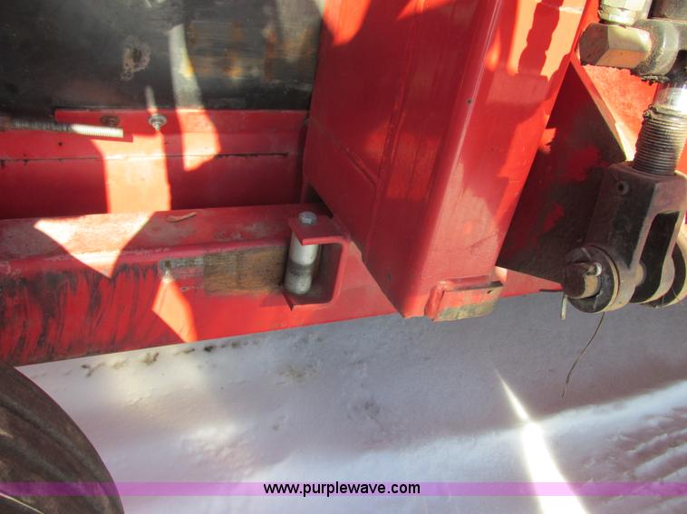 image for item G8847 2005 H&S TWM2-P hay merger