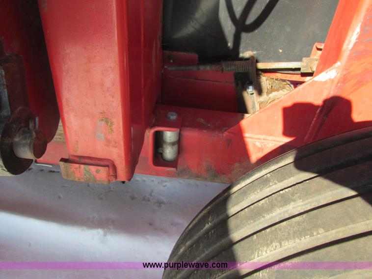 image for item G8847 2005 H&S TWM2-P hay merger