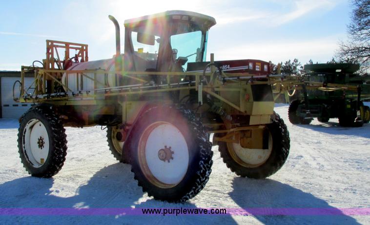 image for item G8851 1995 Ag-Chem RoGator 854 self-propelled sprayer