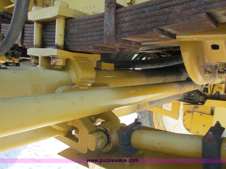 image for item G8851 1995 Ag-Chem RoGator 854 self-propelled sprayer