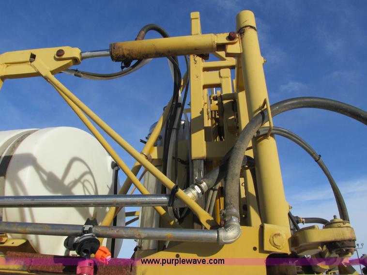 image for item G8851 1995 Ag-Chem RoGator 854 self-propelled sprayer