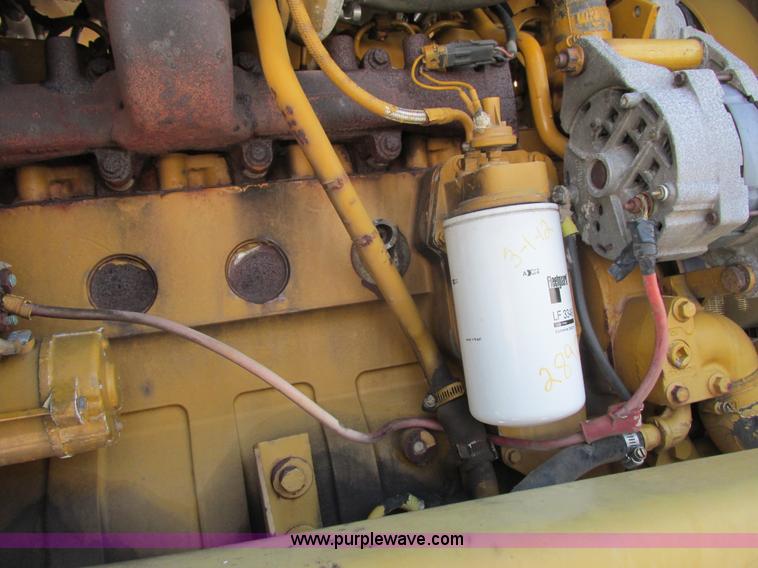 image for item G8851 1995 Ag-Chem RoGator 854 self-propelled sprayer