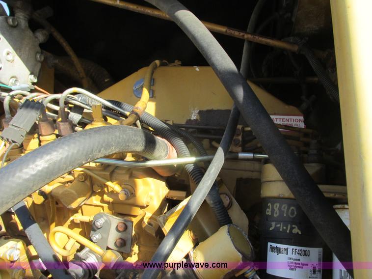 image for item G8851 1995 Ag-Chem RoGator 854 self-propelled sprayer