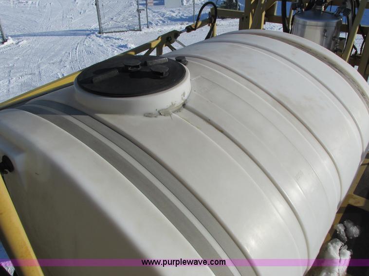 image for item G8851 1995 Ag-Chem RoGator 854 self-propelled sprayer