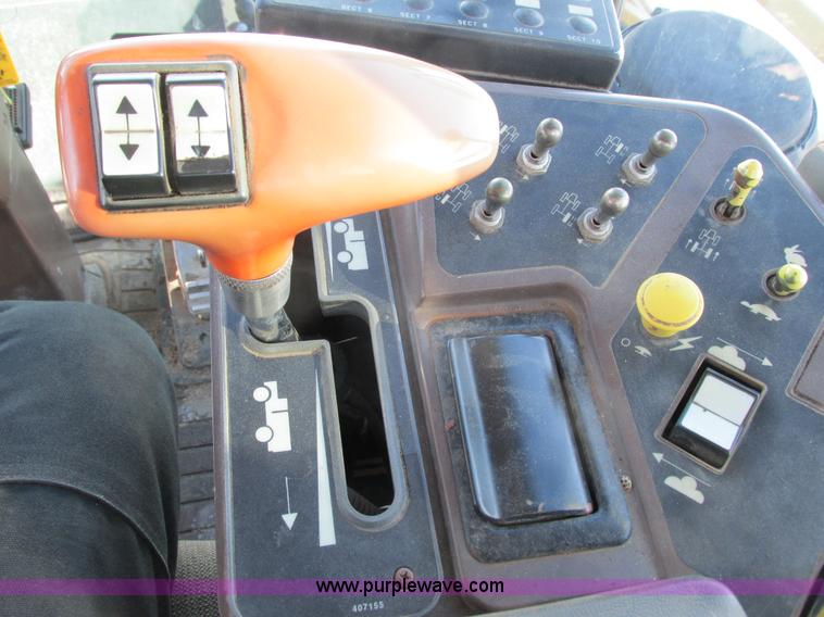 image for item G8851 1995 Ag-Chem RoGator 854 self-propelled sprayer