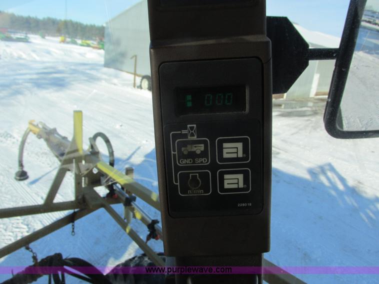 image for item G8851 1995 Ag-Chem RoGator 854 self-propelled sprayer