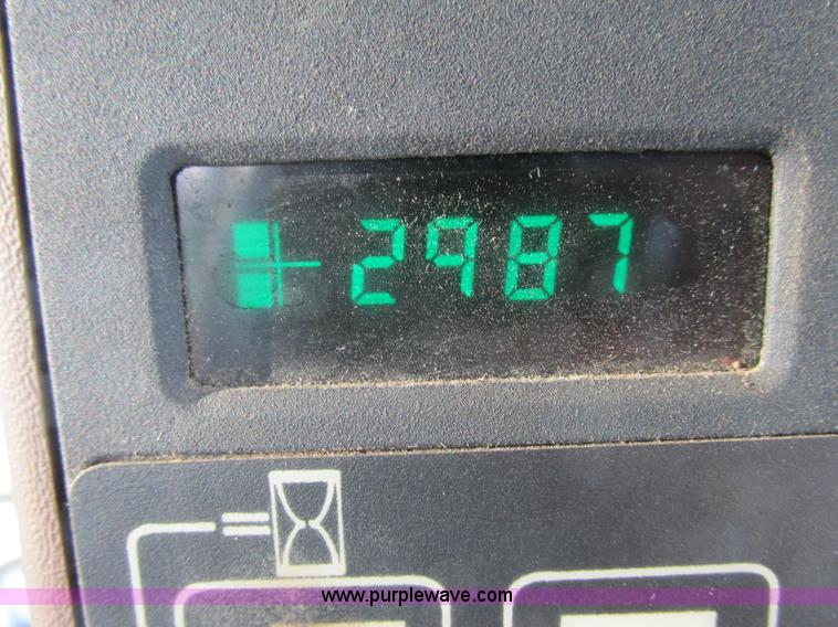 image for item G8851 1995 Ag-Chem RoGator 854 self-propelled sprayer