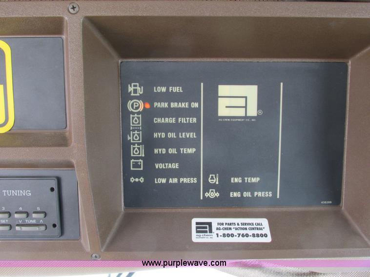 image for item G8851 1995 Ag-Chem RoGator 854 self-propelled sprayer