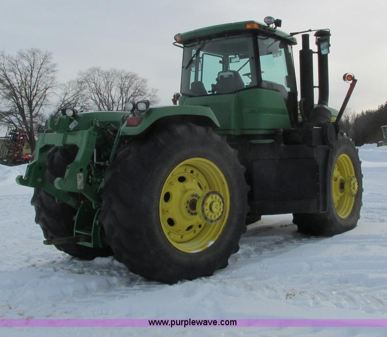 image for item G8853 2005 John Deere 9520 4WD tractor