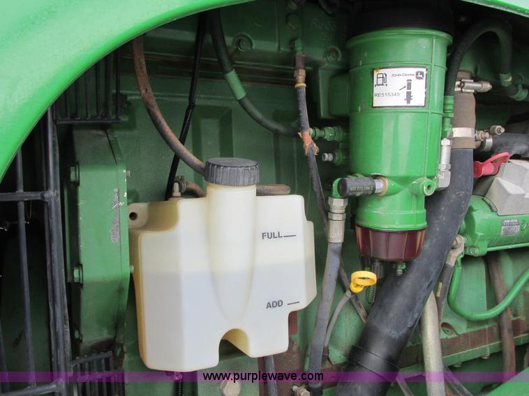 image for item G8853 2005 John Deere 9520 4WD tractor