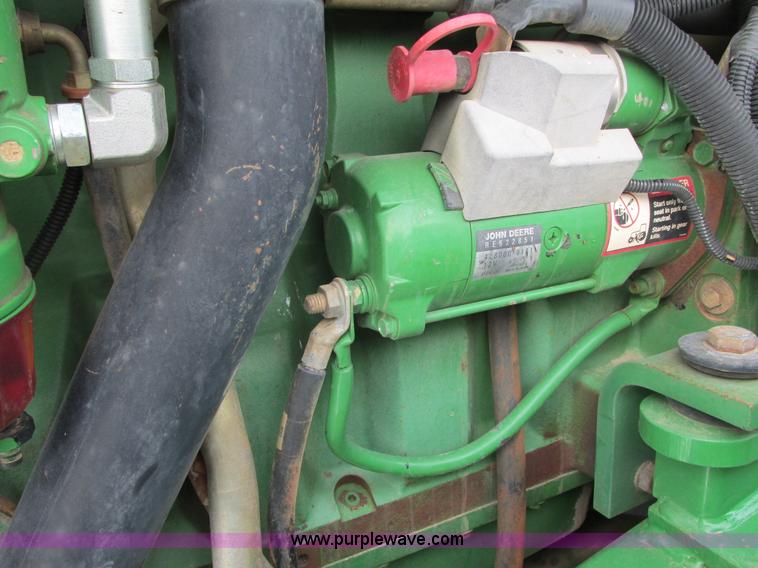 image for item G8853 2005 John Deere 9520 4WD tractor