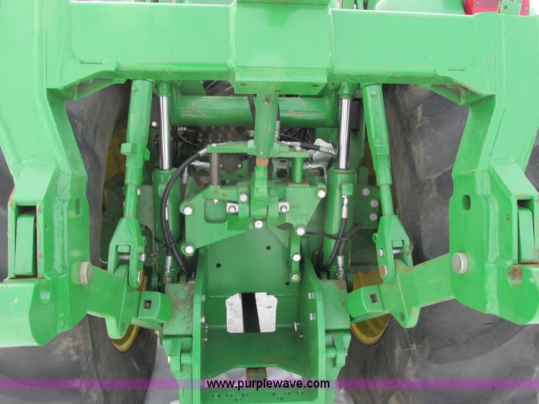 image for item G8853 2005 John Deere 9520 4WD tractor