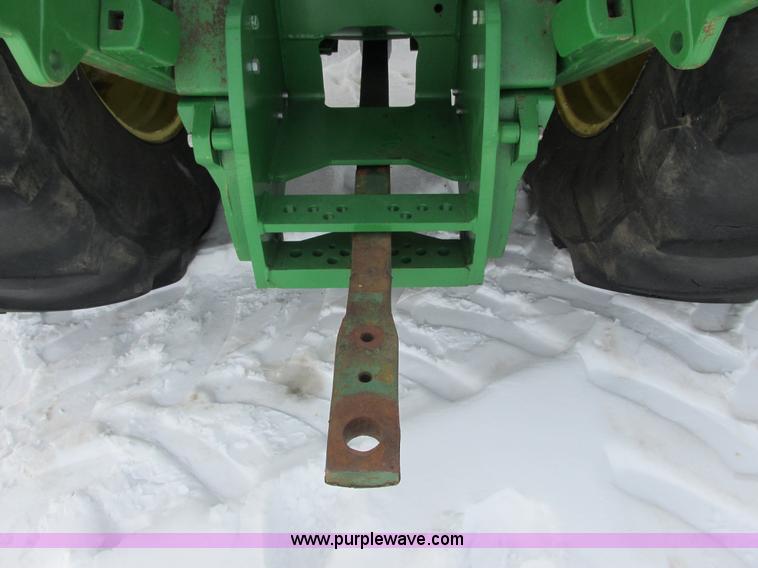 image for item G8853 2005 John Deere 9520 4WD tractor