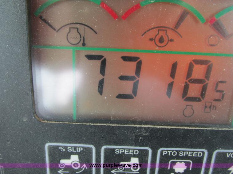 image for item G8853 2005 John Deere 9520 4WD tractor