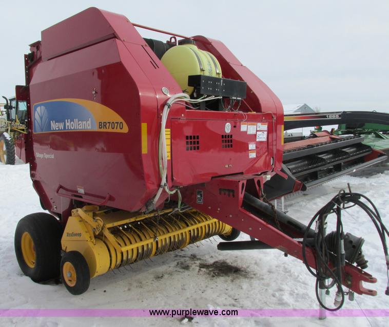 image for item G8857 2009 New Holland BR7070 baler
